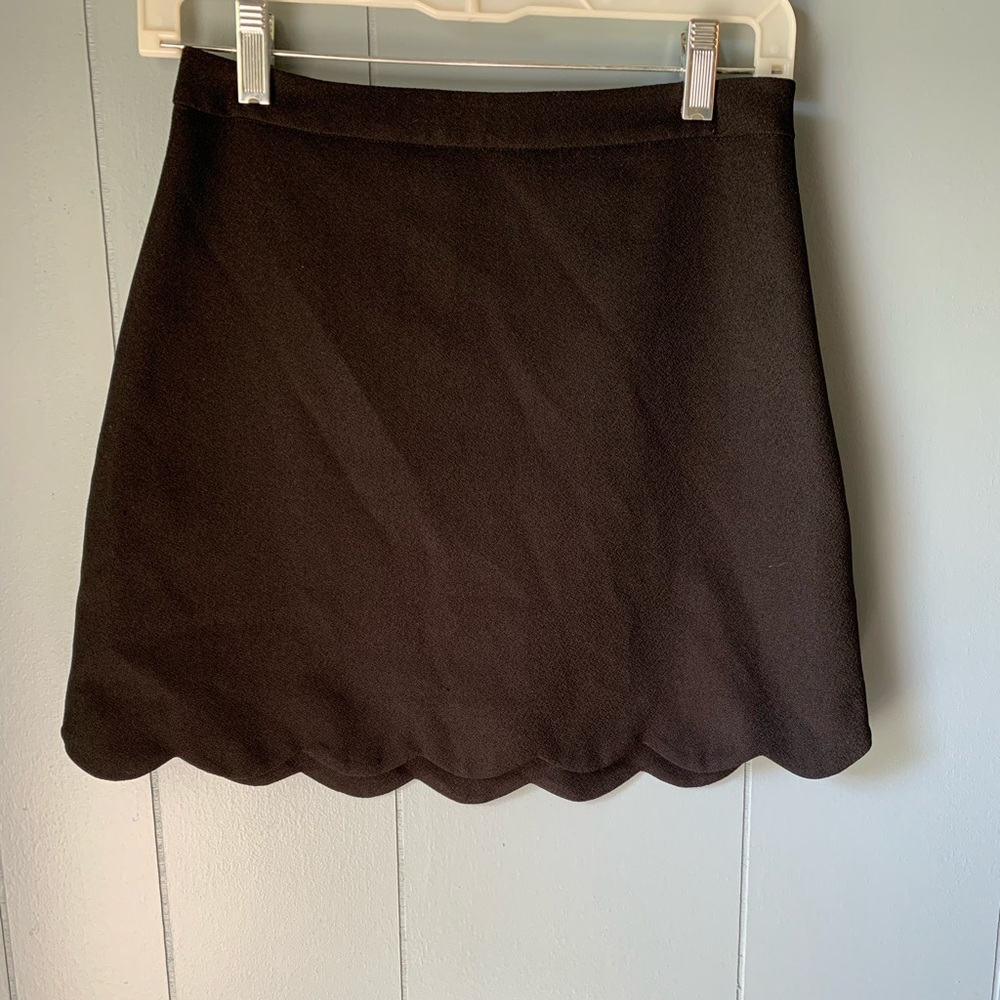 🖤 3/$10 Black scalloped skirt